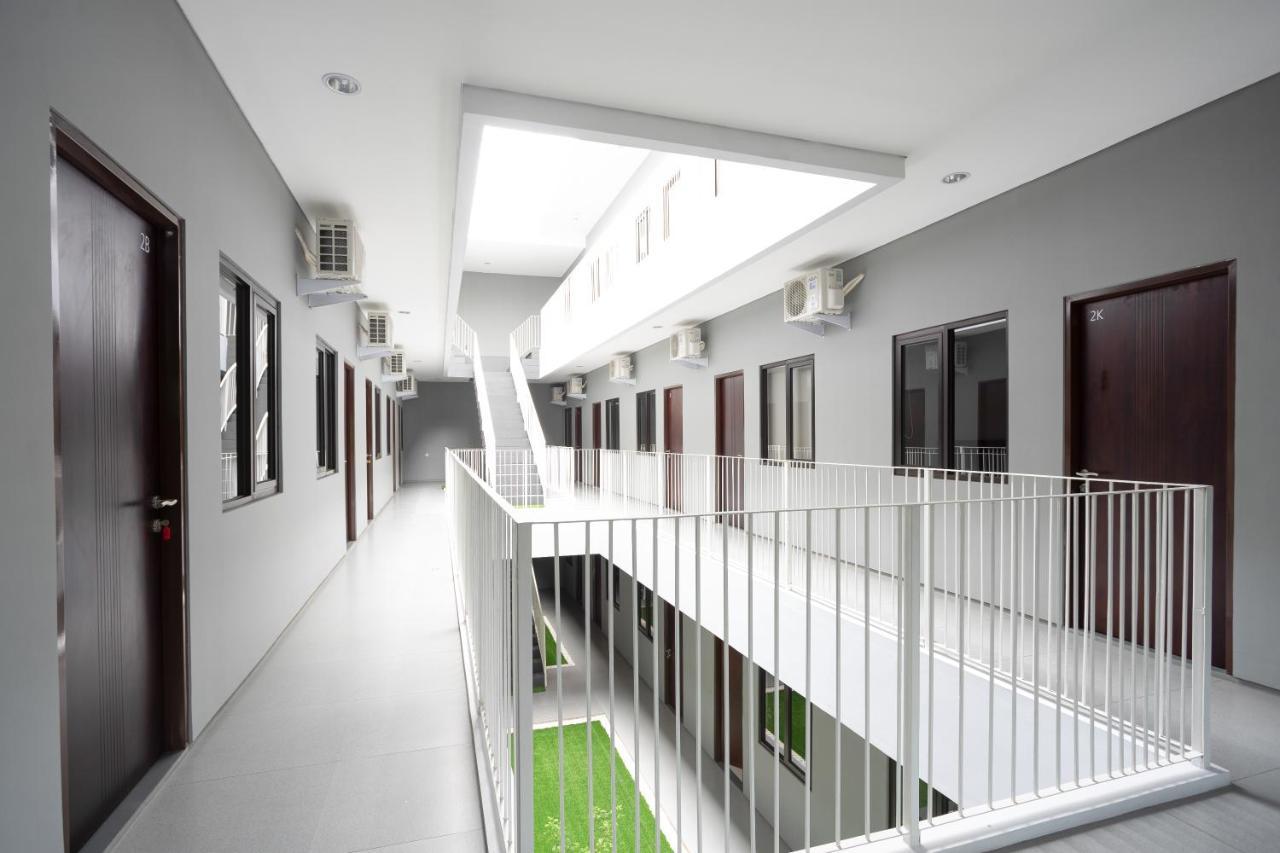 RedDoorz Plus near JIEXPO Kemayoran Jakarta Exterior foto