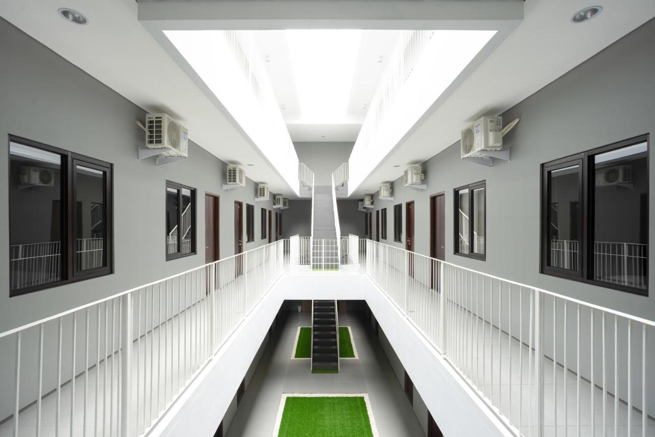 RedDoorz Plus near JIEXPO Kemayoran Jakarta Exterior foto