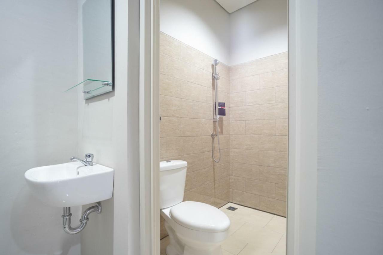 RedDoorz Plus near JIEXPO Kemayoran Jakarta Exterior foto