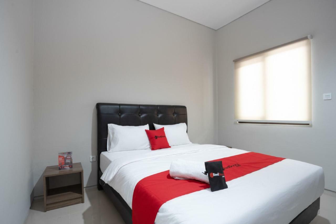 RedDoorz Plus near JIEXPO Kemayoran Jakarta Exterior foto