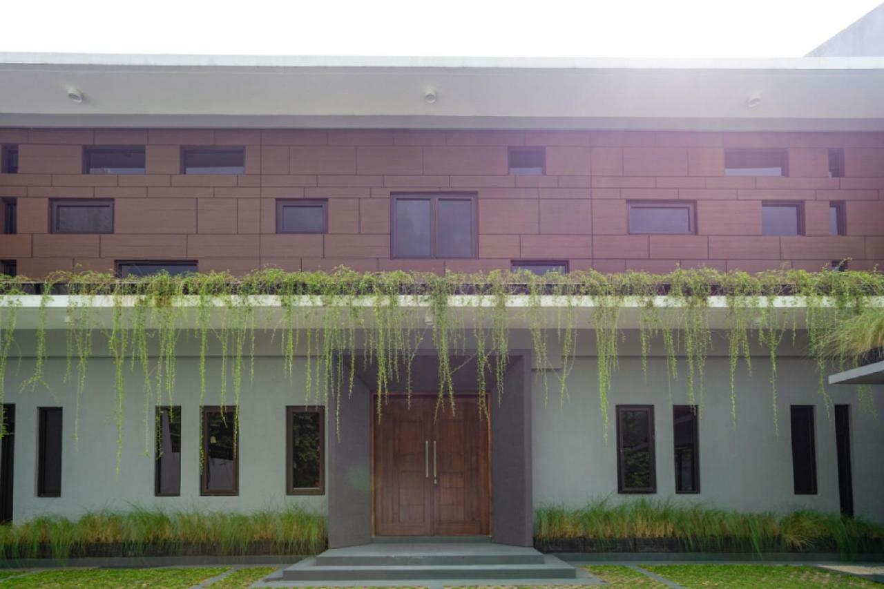 RedDoorz Plus near JIEXPO Kemayoran Jakarta Exterior foto